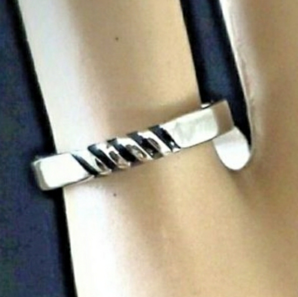 Silver Plated  Band Ring thin Sizes 6 7 8 Delicate  Pinky *